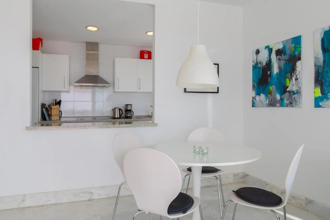 Nice Apartment With A Sunny Terrace Benalmadena