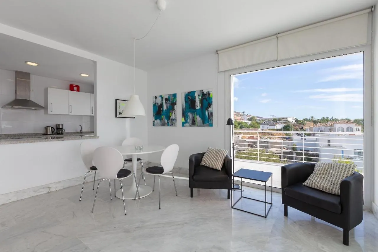 Nice Apartment With A Sunny Terrace Benalmadena