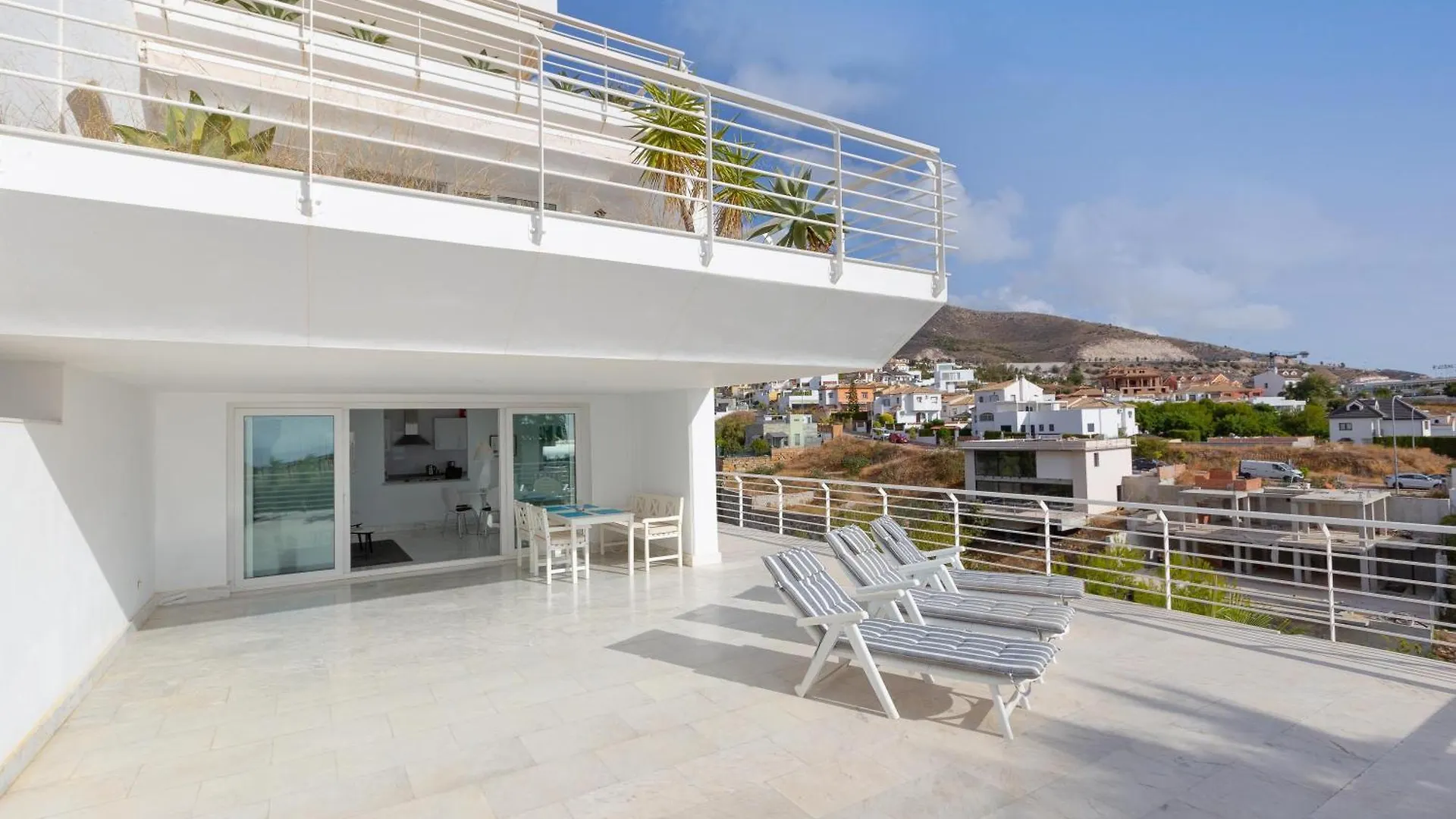 Nice Apartment With A Sunny Terrace Benalmadena